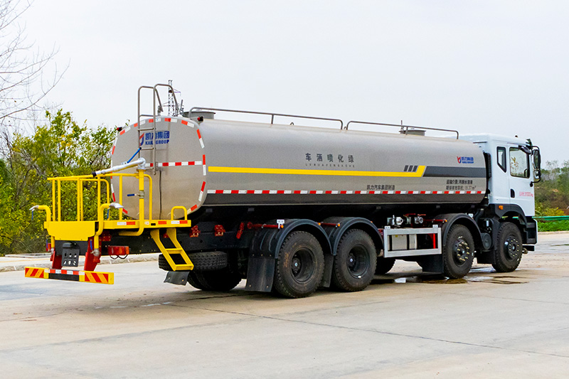 新款华神T5前四后八洒水车  25方